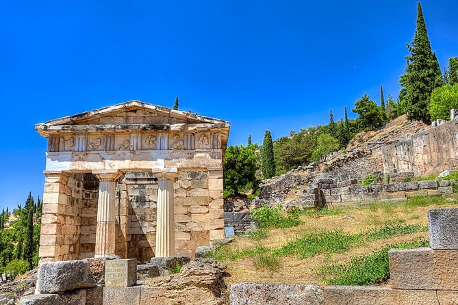 2-Day Delphi and Meteora Tour from Athens - Your Kalambaka Hotel Night: What Included Really Means