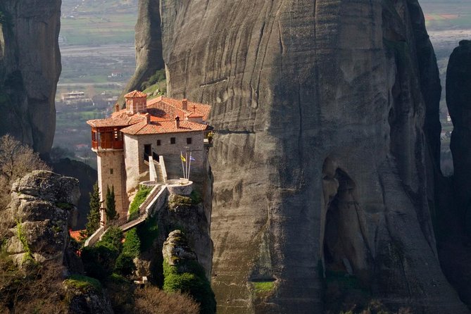 2-Day Tour to Delphi & Meteora with Guide and Tickets From Athens - Kalambaka overnight: dinner, breakfast, and where you’ll sleep