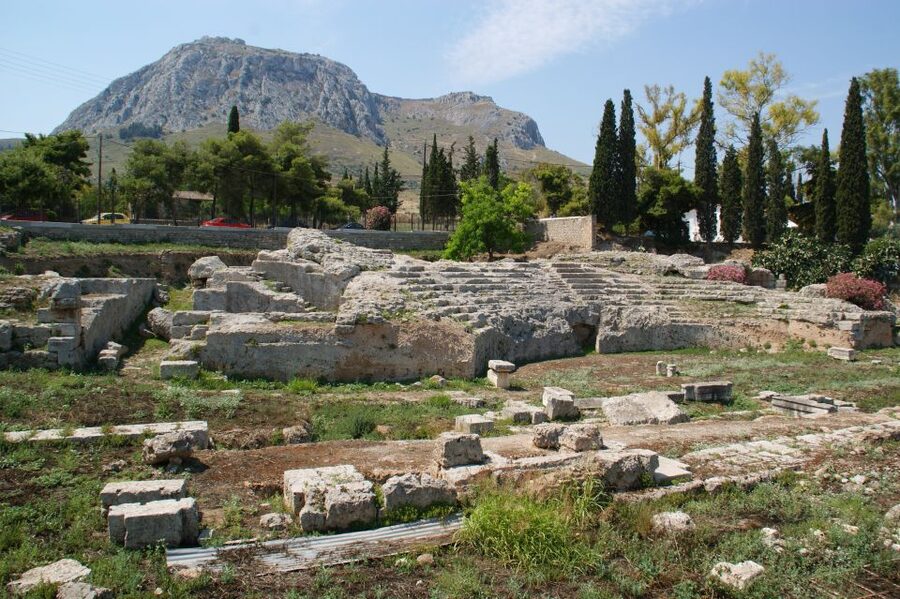 4-Day Tour of Mycenae, Epidaurus, Olympia, Delphi & Meteora - Day 3: Delphi Oracle Power, the Delphi Museum Charioteer, and the Road to Kalabaka