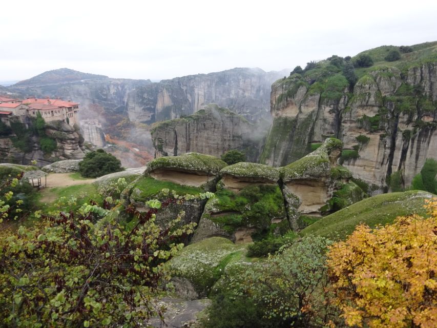 4-Day Tour of Mycenae, Epidaurus, Olympia, Delphi & Meteora - Day 4: Meteora Monasteries on the Rocks, Real Stair Time, and a Thermopylae Photo Stop