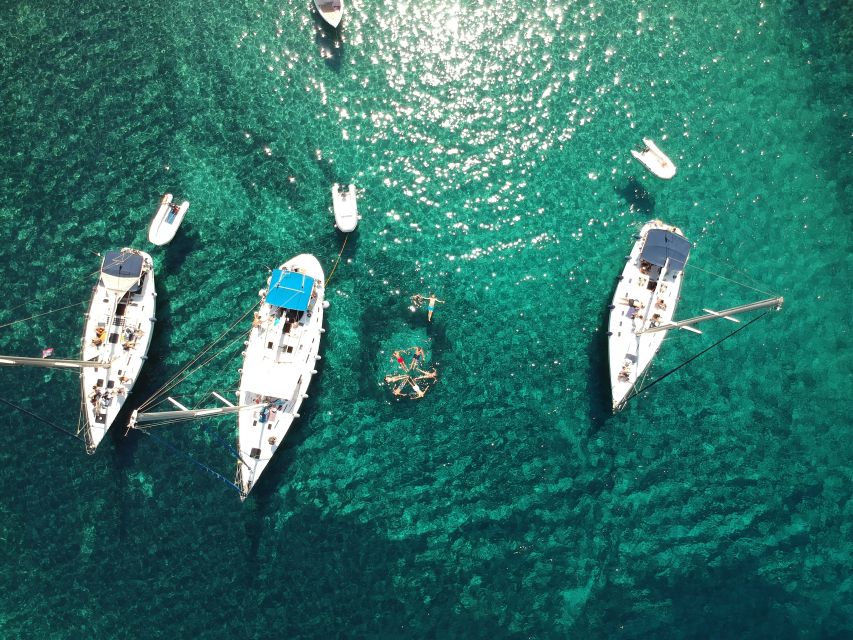 Adamantas: Milos Sightseeing Sailboat Cruise - Food and drinks onboard: why it adds real value
