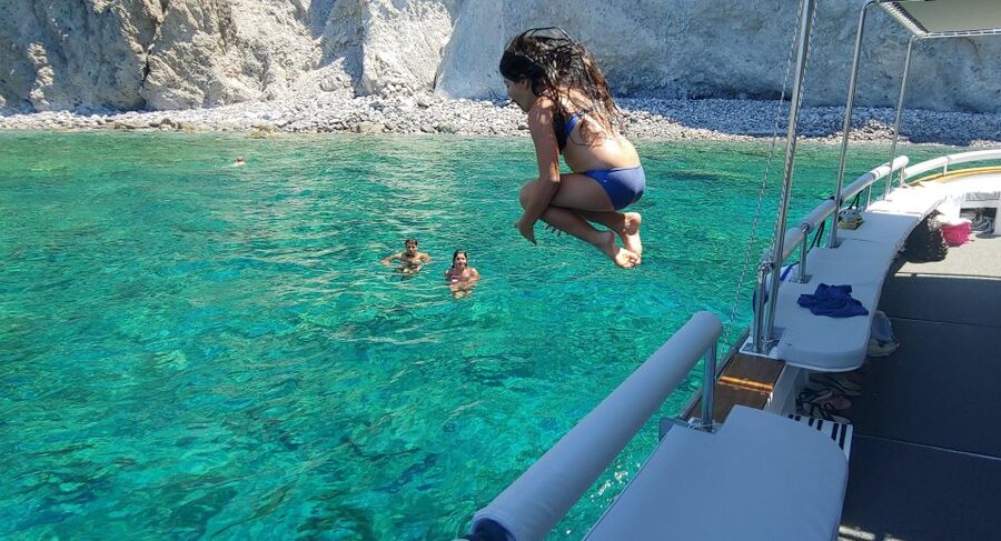 Antiparos & Despotiko Kaiki Cruise — Coves, Swim & BBQ - Who this Antiparos and Despotiko kaiki cruise suits best
