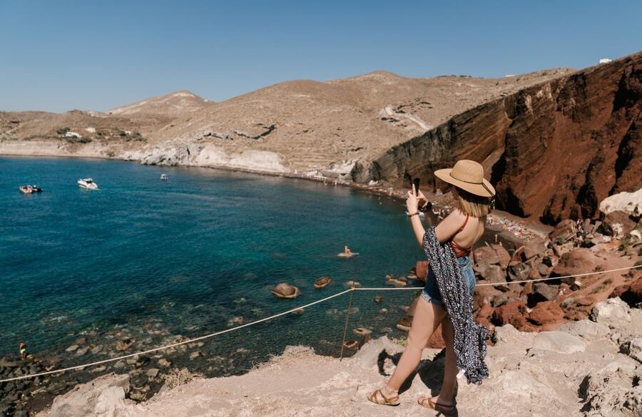 Archaeological Bus Tour To Akrotiri Excavations & Red Beach - Comfort tips that make the difference on this 7-hour route