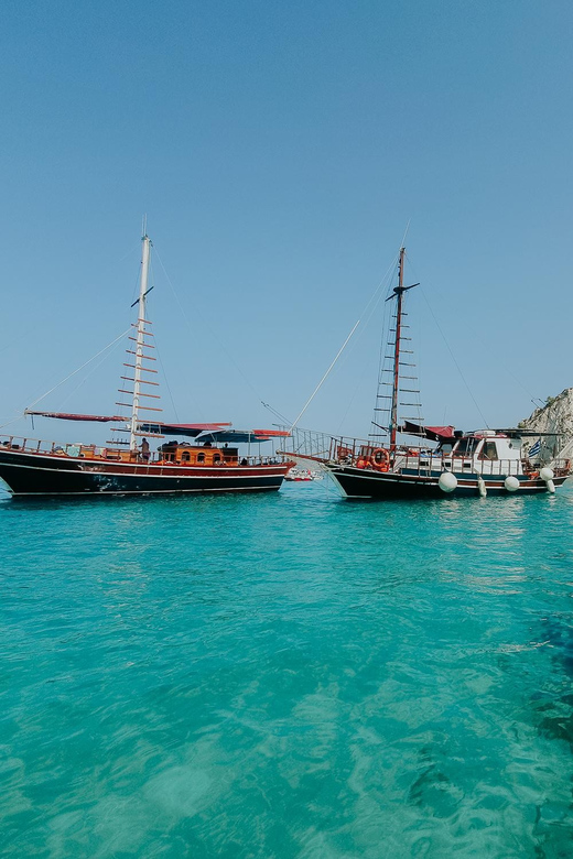 Argostoli: Full-Day Boat Trip with Lunch & Wine - Dolphins, sea turtles, and why the timing works
