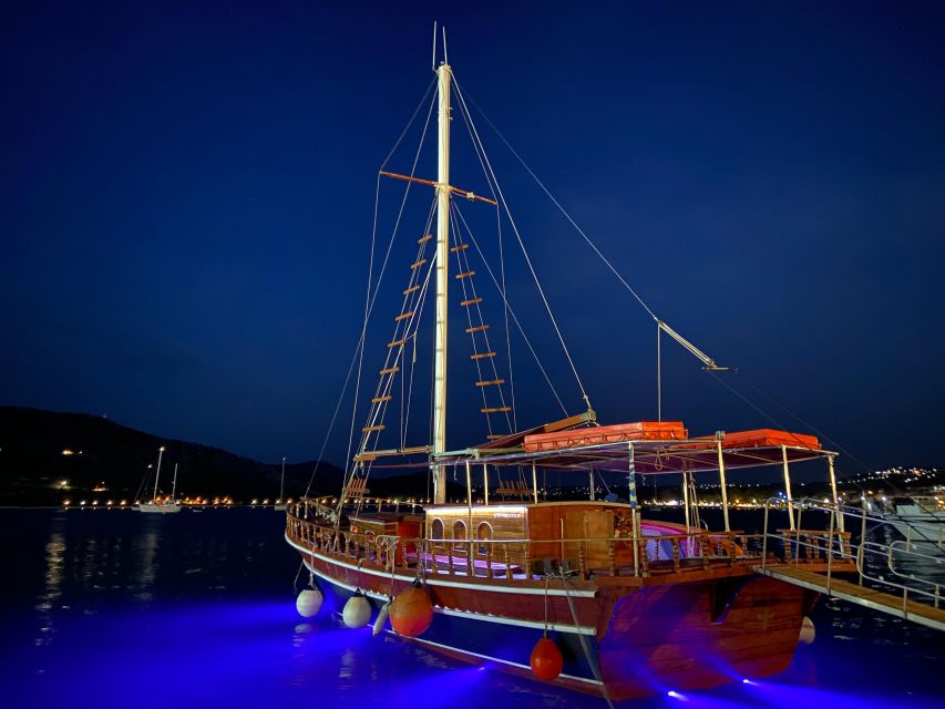 Argostoli: Sunset Cruise with Swim Stops, Dinner, and Wine - Logistics That Matter: Boat Choice, Packing, and Bathroom Reality