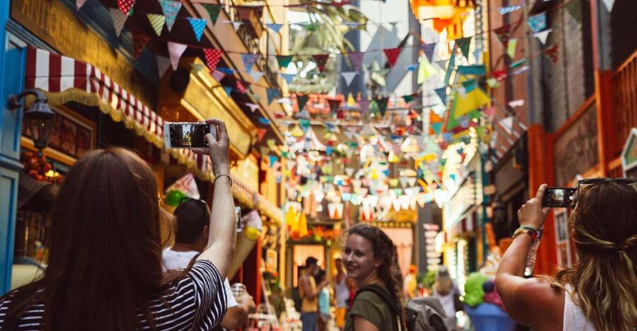 Athens: 2.5-Hour Private City Tour Off the Beaten Track - Starting on Ermou, then heading into Akadimia’s everyday Athens