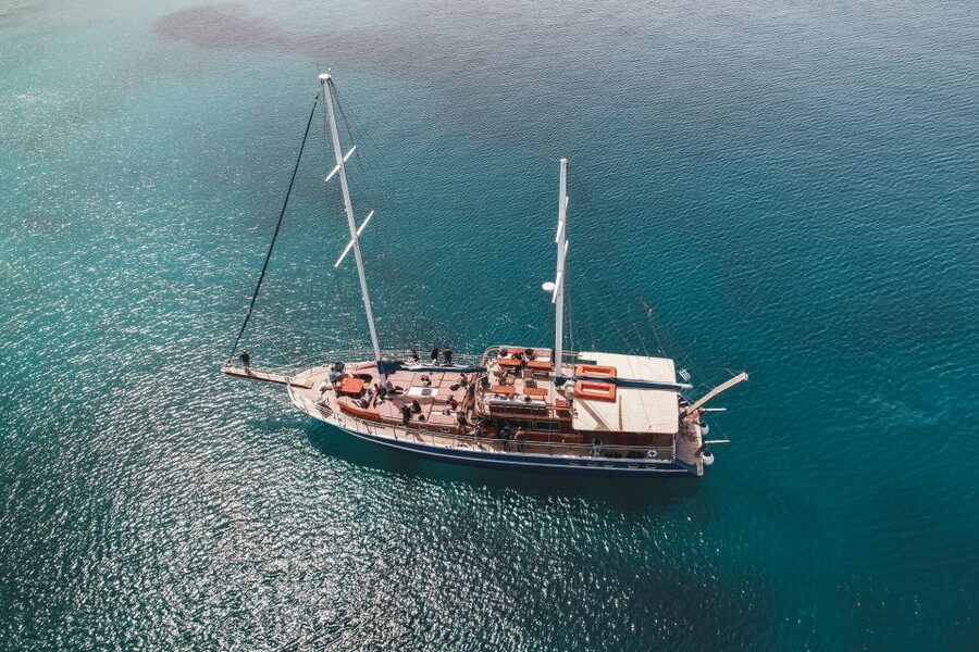 Athens: 3-Hour Sunset Cruise with Swim Stop, Snacks & Drinks - Riviera Time: The Sunset Views and the Music on Deck