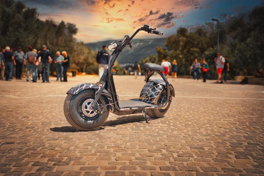 Athens: City Highlights Guided E-Scooter Tour - Acropolis and Parthenon Views from the Street Level