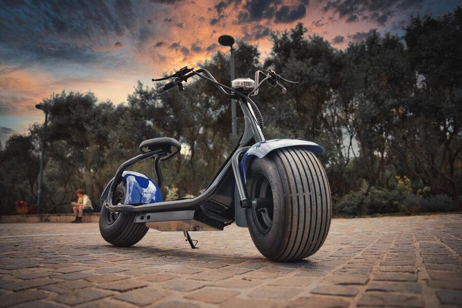 Athens: City Highlights Guided E-Scooter Tour - Hadrian, Zeus, and the Shape of Ancient Athens
