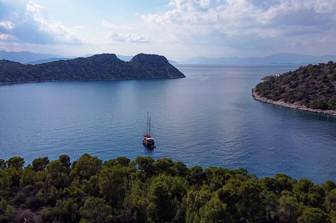Athens Day Cruise: 3 Islands Tour in the Saronic Gulf with Lunch - Aegina Highlights: Kolona’s One Column and Pistachio Island Flavor