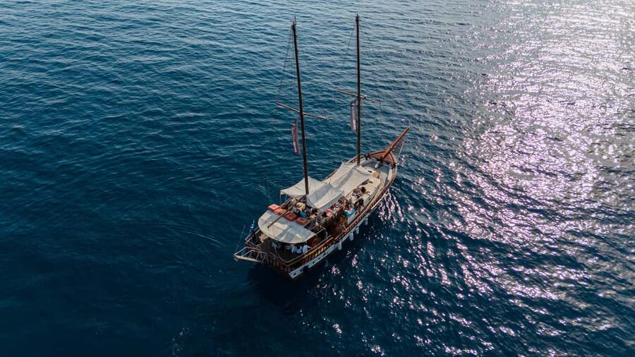 Athens Day Cruise: Agistri, Moni & Aegina + Lunch & Drinks - Moni Island (or Metopi): snorkeling without the crowds feeling