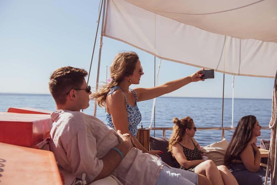 Athens Day Cruise: Agistri, Moni & Aegina + Lunch & Drinks - The sailing itself: why the hours between stops matter