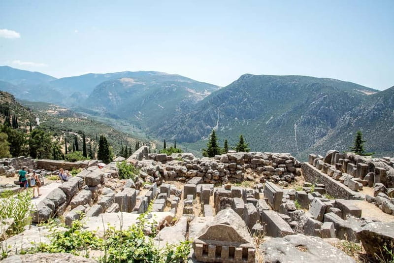 Athens: Delphi and Arachova Day Trip with Guide - Delphi Museum: The Charioteer And The Art That Brings It Home