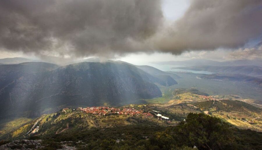 Athens: Delphi, Corycian Cave, and 300 Battlefield Day Trip - What to pack and how to survive the walking