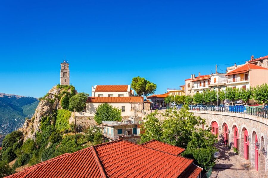 Athens: Delphi, Corycian Cave, and 300 Battlefield Day Trip - Thermopylae and Leonidas: where the battle story clicks with terrain