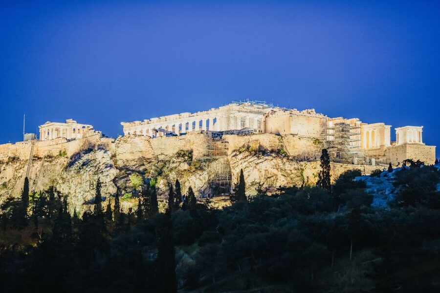 Athens: Greek Cuisine Cooking Class and 3-Course Dinner - Wine and the group meal: when to slow down