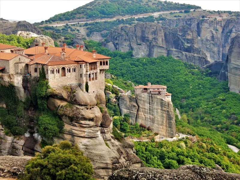 Athens: Guided Tour to Meteora Monasteries & Hermit Caves - The Big Win: All 8 Monasteries Plus Stops for the Best Photos
