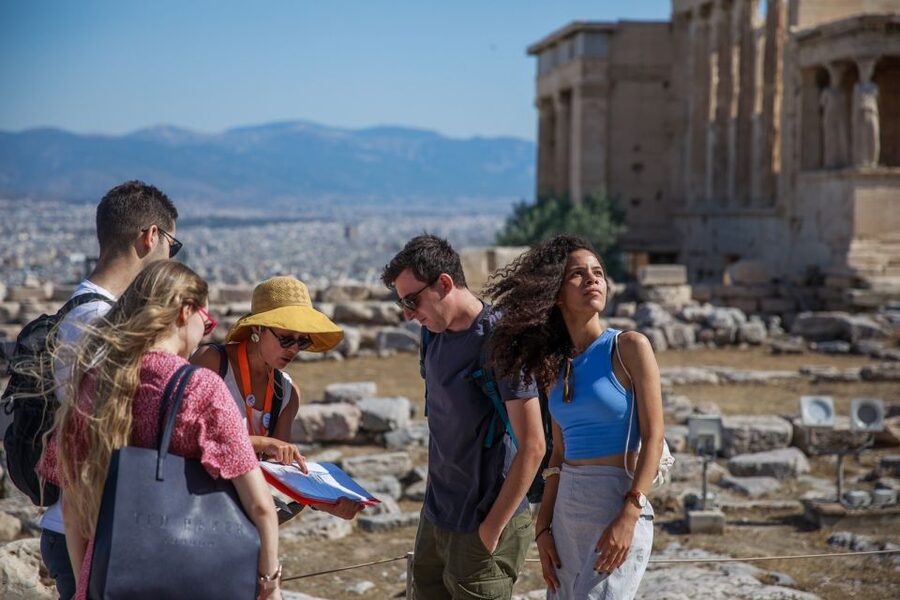 Athens: Highlights and Acropolis Guided Tour - National Garden, Zappeion Hall, and the big columns that survived
