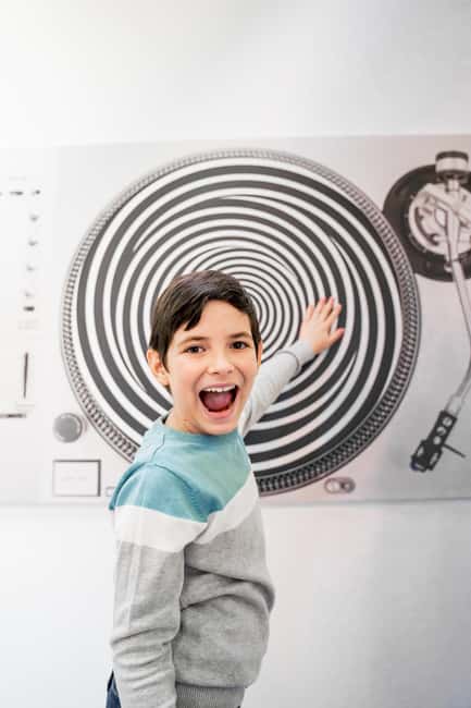 Athens: Museum of Illusions Admission Ticket - Your Timed Visit: How the 50 Minutes Shapes Your Route