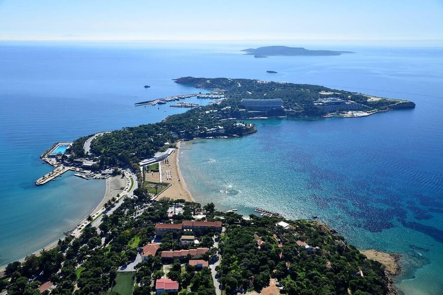 Athens Riviera: Poseidon Temple & Lake Vouliagmeni Day Tour - Group size and the difference a good guide makes