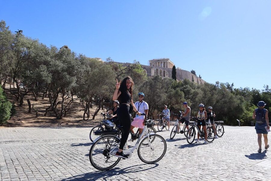 Athens: Small Group E-Bike Tour of Historic Highlights - Passing under Hadrian’s Arch, then facing Olympian Zeus