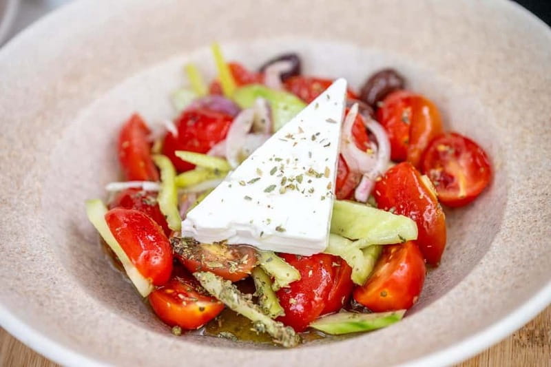 Athens: Traditional Greek Show in Plaka with Dinner - Price and value: what you are paying for at $102 per person