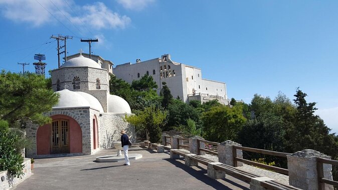 Best of Santorini Sightseeing Guided Tour 5h - Door pickup and a small-group pace that actually feels doable