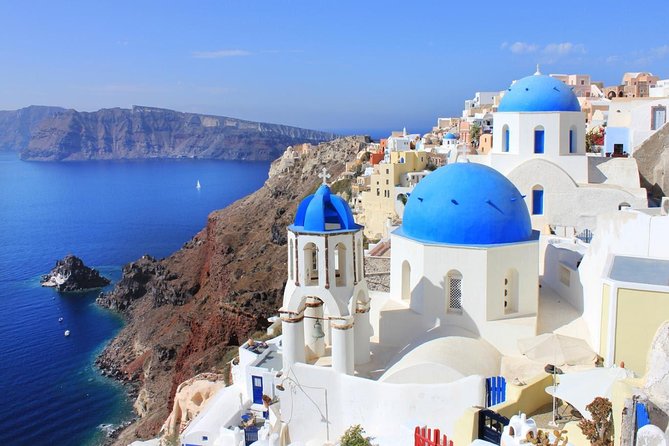 Best of Santorini Sightseeing Guided Tour 5h - Oia first: your best shot at the blue domes and postcard lanes