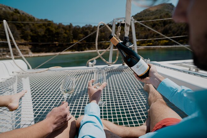 Catamaran Cruise in Nafplio | with Local Treats - What You Actually Get Served: Greek Snacks, Wine, and Fruit