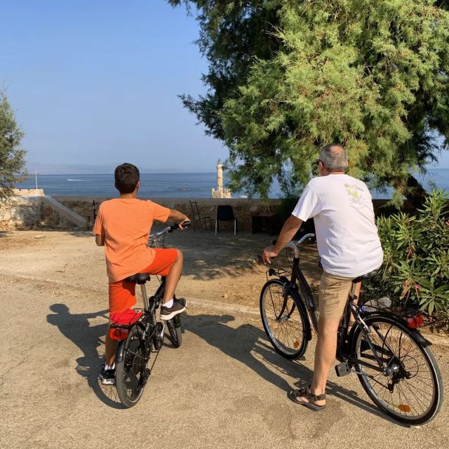 Chania: City Highlights Small Group Bike Tour - Old Venetian Harbour and the break with lemonade and snacks