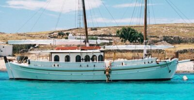 Corfu Town: Full-Day Cruise with Lunch, Drinks & Swim Stops