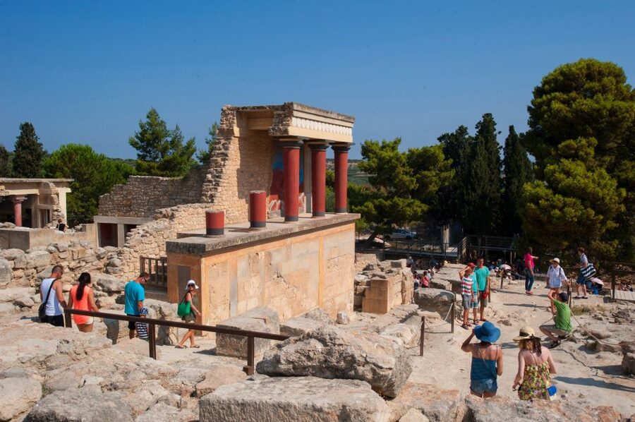 Crete: Knossos Palace, Heraklion City, Market Guided Tour - Stop 1: Knossos Palace, guided visit plus breathing room