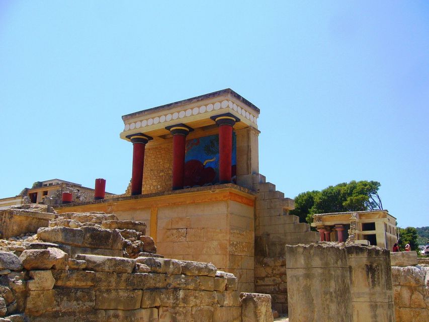 Crete: Knossos Palace & Heraklion Guided Tour - Heraklion Archaeological Museum: Artifacts Across 5,500 Years