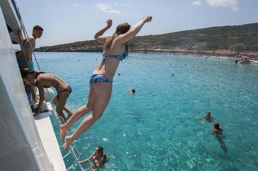 Crete: Spinalonga, Elounda, & Agios Nikolaos Boat Tour & BBQ - Spinalonga Island and the Venetian fortress walk