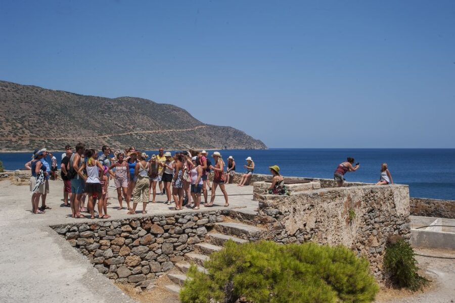 Crete: Spinalonga, Elounda, & Agios Nikolaos Boat Tour & BBQ - Timing, bus pickups, and the comfort question