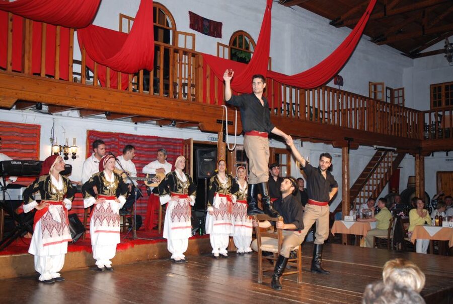 Crete: Traditional Dance Show and Buffet Dinner with Wine - Should You Book This Cretan Dance and Buffet Night?