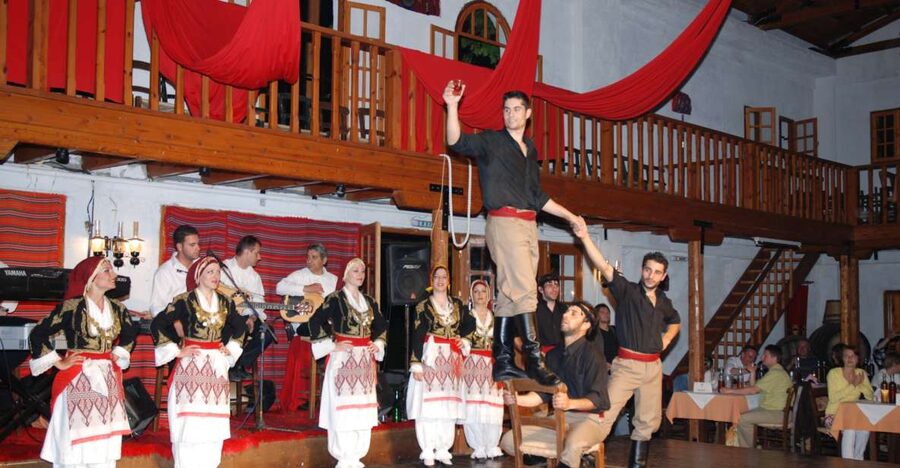 Crete: Traditional Dance Show and Buffet Dinner with Wine - Who This Experience Fits (and Who Should Rethink It)