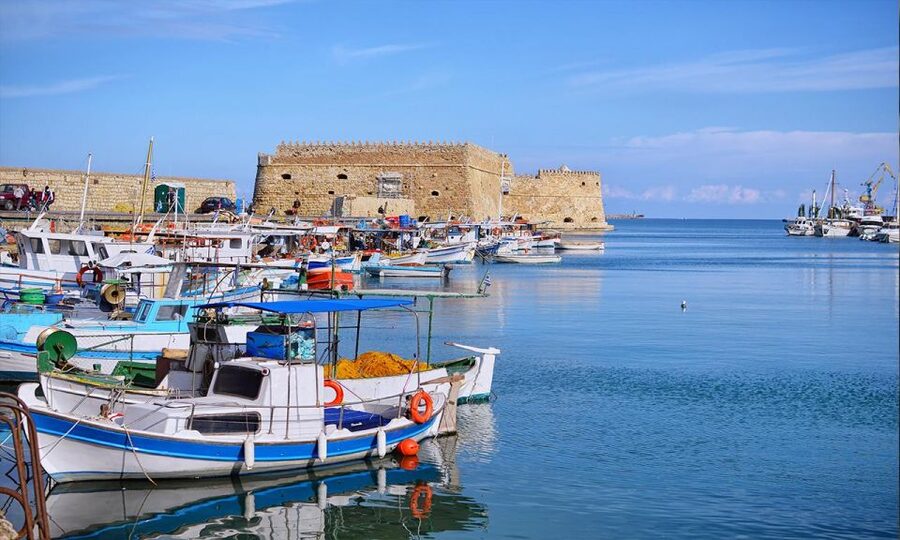 Day Trip To Heraklion City Center & Market & CretAquarium - CretAquarium in Gournes: 250+ Species, 60+ Tanks, and Shark Viewing