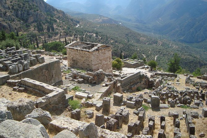 Delphi Full Day Private Tour from Athens - Delphi Archaeological Museum: the time that makes the day click