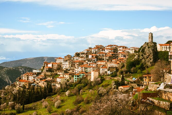 Delphi full day V.R audio guided tour with entry ticket - Arachova stop: short, scenic, and photo-focused