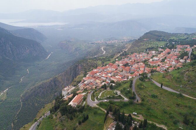Delphi full day V.R audio guided tour with entry ticket - Guides and drivers: why names keep showing up