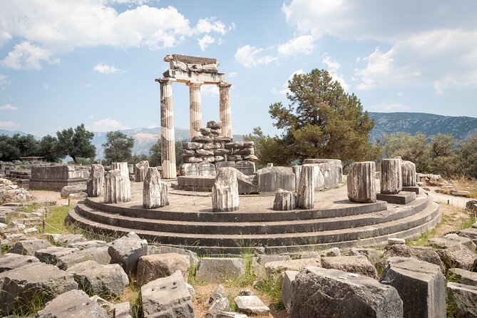 Delphi Guided Small Group Day Tour from Athens - Lunch in Delphi village plus time to walk the alleys