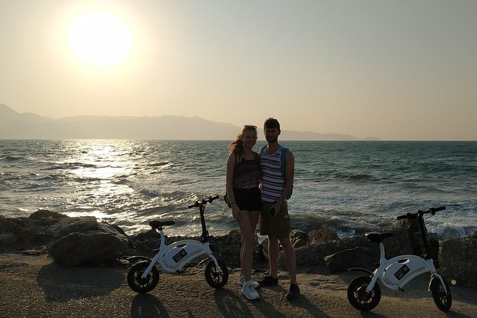 Ecobike tour in historic Heraklion - Kornarou Square and the old market vibe