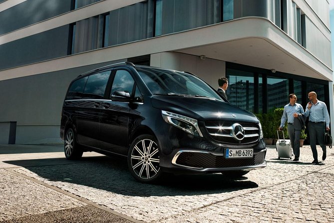 Economy Departure Transfers To Santorini Airport - Timing, Early Flights, and the Real Meaning of 24/7 Service