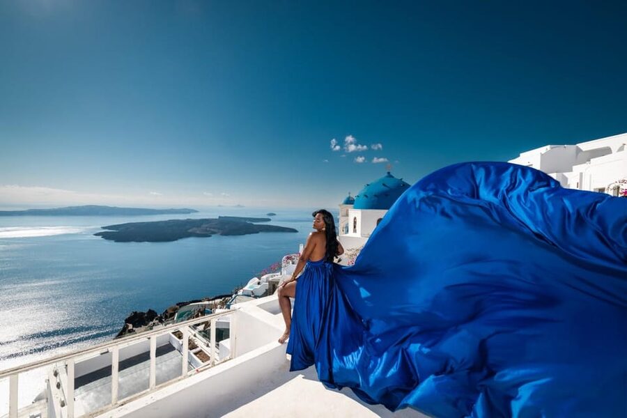 Flying dress Photoshoot in Santorini with Hotel Pickup - The private changing room that makes photoshoot days easier