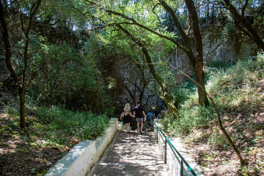 From Argostoli: Melissani Lake & Drogarati Caves Tour - Coach, roads, and why timing your day matters