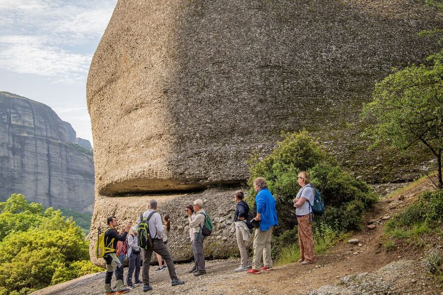 From Athens: 3 Days in Meteora & Delphi with Tours & Hotel - Transportation comfort, timing risks, and the return day