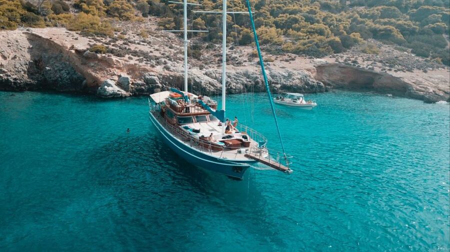 From Athens: Agistri, Moni & Aegina Day Cruise with Swimming - Boat comfort, Wi-Fi, and the onboard vibe (chill deck or party top)