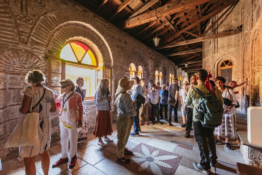 From Athens: Delphi and Meteora 2-Day Guided Tour - Kalambaka overnight: a practical base for Meteora