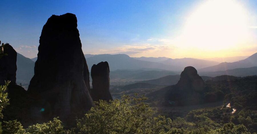 From Athens: Delphi and Meteora 2-Day Tour with Hotel - Meteora monasteries on the rocks, what to expect and how to dress